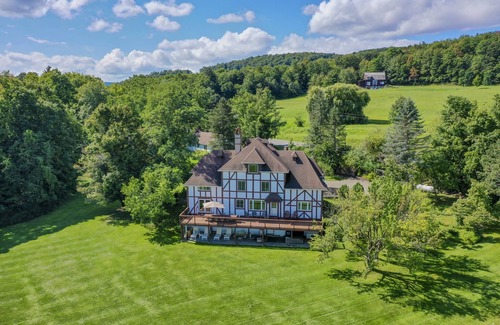 Hammondsport House | Rent an entire lake-view estate in the heart of wine country!