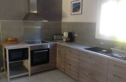 Grimaud House | rent ground garden