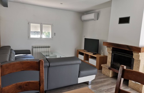 Saint-Laurent-La-Vernede House | Rent house 120 m², air-conditioned, surrounded by woods, for holidays