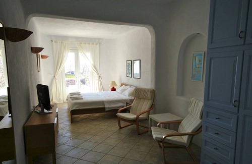 Plintri Villa | Rent holiday Villas on Mykonos Greece