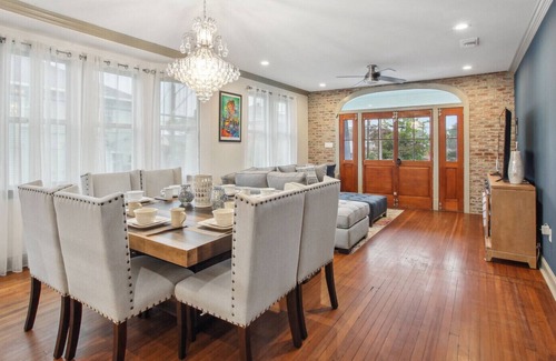 Broadmoor House | Rent My NOLA Sapphire, 5BR Modern Beauty!