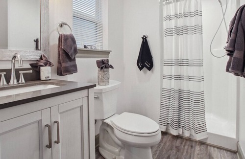 Broadmoor House | Rent My NOLA Sapphire, 5BR Modern Beauty!