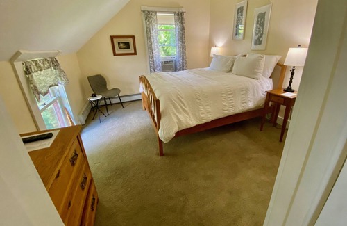 Wilmington Bed & Breakfast | Rent out the entire inn & enjoy all of amenities available! Breakfast included!