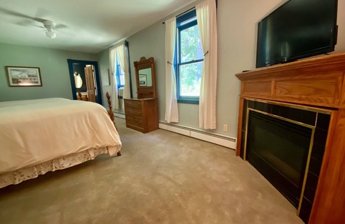Wilmington Bed & Breakfast | Rent out the entire inn & enjoy all of amenities available! Breakfast included!