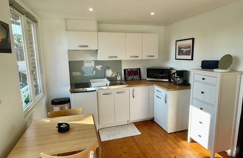 Montagny-Sainte-Felicite Apartment | Rent studio - sleeps 2 - near Senlis and Charles-de-Gaulle Airport