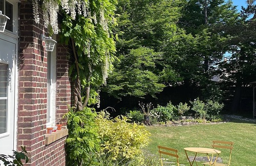 Montagny-Sainte-Felicite Apartment | Rent studio - sleeps 2 - near Senlis and Charles-de-Gaulle Airport