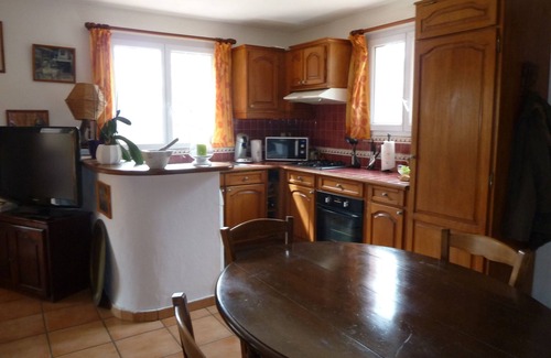 Grimaud House | Rent small detached house