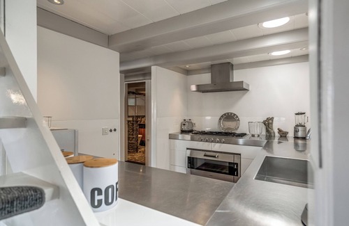 Monnickendam House | Rent The Dutch Buoy, gorgeous 17th century canal house, 8 kms from Amsterdam.