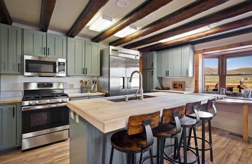 Bondurant Cabin | Rent the Entire Guest Ranch for your reunion, retreat or event!