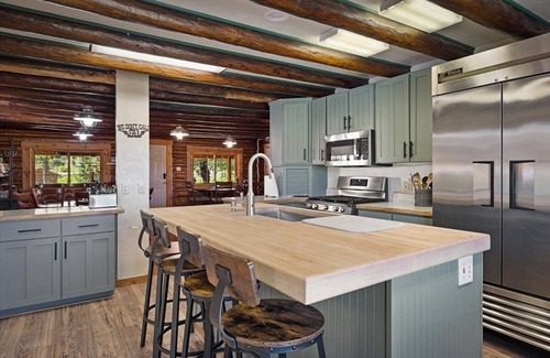 Bondurant Cabin | Rent the Entire Guest Ranch for your reunion, retreat or event!