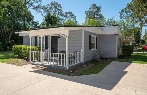 Southside House | Rent this cute bungalow in the “Southside” area of Jacksonville
