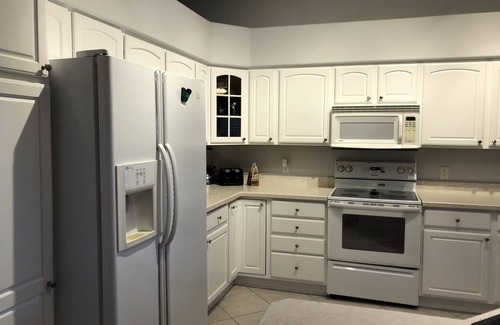 Lady Lake House | RENT THIS LOVELY SPACIOUS HOME IN THE VILLAGES SURROUNDED BY LOTS OF TREES
