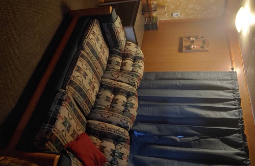 Lander House | Rent4cheapstaycheap!