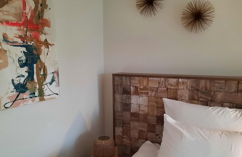 Neheim Apartment | Rental-Exclusive-Private Bathroom-Garden view