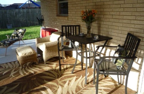 Lower Ninth Ward House | RENTAL FOR SUPER BOWL AND/OR MARDI GRAS. 10 MIN TO QUARTER -3 OFF STREET PARK