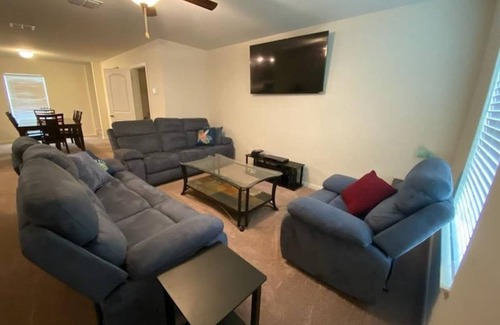 Medina Valley House | Rental Home near SeaWorld for BMT/Corporate Housing/Travel Nurses/RNs/airbnb