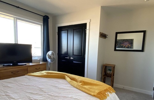 Saskatoon House | Rental suite in Rosewood