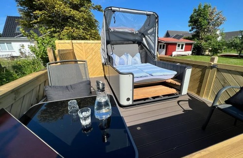 Glueckstadt Apartment | Rental-Superior-Private Bathroom-Terrace