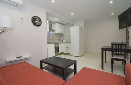 El Cabanyal Apartment | Rental unit in Valencia · ★4.86 · 3 bedrooms · 5 beds · 1 bath
