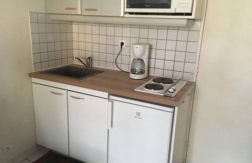 Mouries Apartment | Rental with swimming pool, near Baux de Provence, in the Alpilles natural park