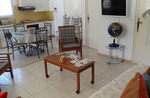 St.-Remy-de-Provence Apartment | RENTALS OF THE ALPILLES - MIMOSA