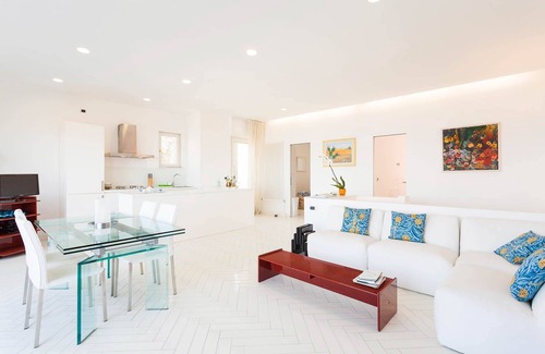 Priora House | Rentals in Italy - Casa Priore with equipped roof terrace and shared pool