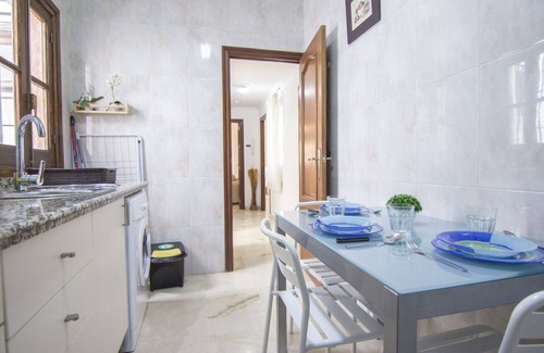 San Bartolome Apartment | RentalSevilla Bright Apartment in Santa Cruz Neighborhood