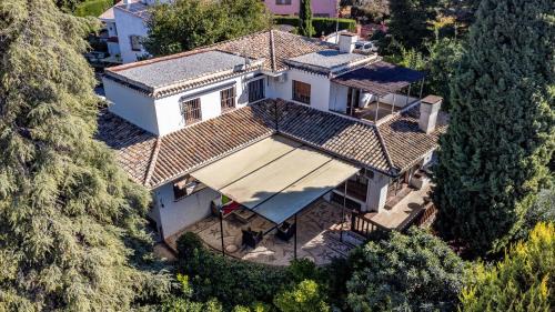 Albolote Villa | RentitSpain Grand Luxury Villa Piscina & Jacuzzi Granada