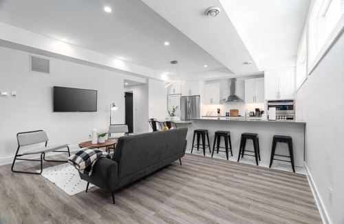 Downtown London Condo | RentX| Downtown London/2bd/2Bath