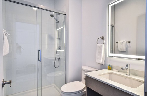 Desjardins Hotel | Repotel Levis