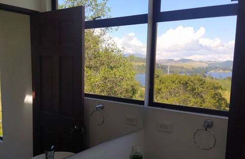 Choconta House | Represa del Sisga, 3-bedroom country house.