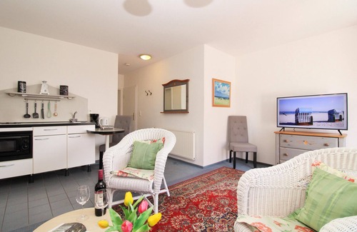 Wischuer Apartment | Res. Wischuer WE 22: friendly and bright 2-room apartment with balcony