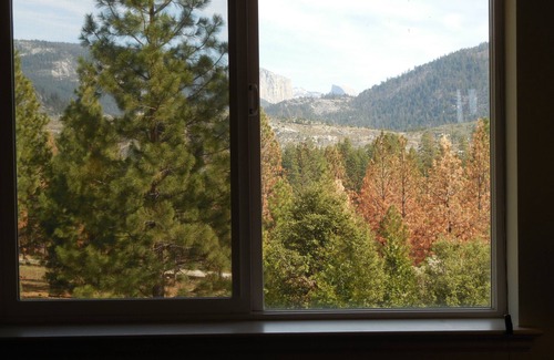 Foresta House | Reservation Never Needed! Private Home with Stunning Half Dome & El Cap Views!