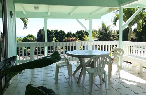 Hilo House | Reservations resumed Quiet hilltop location overlooking Hilo Bay.
