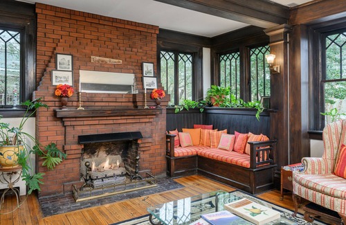 Asheville Bed & Breakfast | Reserve all of Oakland Cottage B&B 6 BR 6BA, 1.5 miles to downtown Asheville, NC