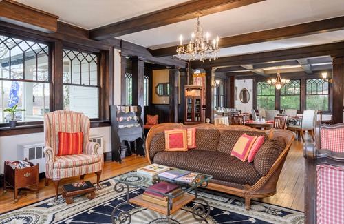 Asheville Bed & Breakfast | Reserve all of Oakland Cottage B&B 6 BR 6BA, 1.5 miles to downtown Asheville, NC