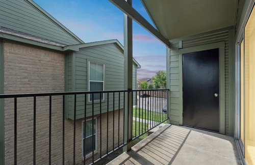 Clodine Apartment | Reserve at westwood 3278 I Spacious 1 Bed 1 Bath