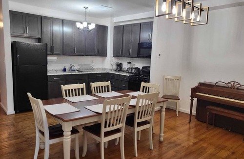 Downtown Baltimore House | Reservoir Hill Mansion - Charming 4-bedroom house w/3 full bathrooms