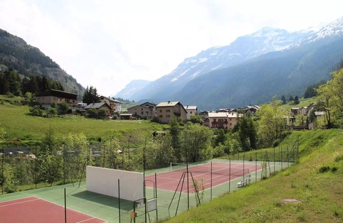 Lanslevillard Apartment | Residence Chevallier - 3 Rooms for 6 People
