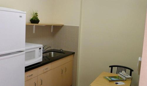 Oakville Apartment | Residence & Conference Centre - Oakville