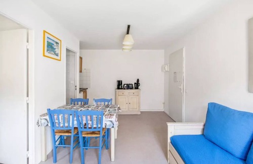 Carnoux-en-Provence Apartment | Residence Debussy - maeva Home - 2 Room Apartment 4 People - Budget