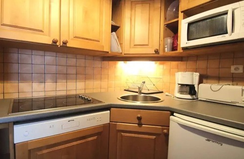 Puy-Saint-Vincent Ski Chalet | Residence Dame Blanche - DBAC12 - APPT 2 CHAMBRES - BALCONA - 6 PERSONS