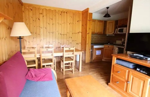 Puy-Saint-Vincent Ski Chalet | Residence Dame Blanche - DBAC2 - APPT 2 CHAMBRES - BALCONA - 6 PERSONS