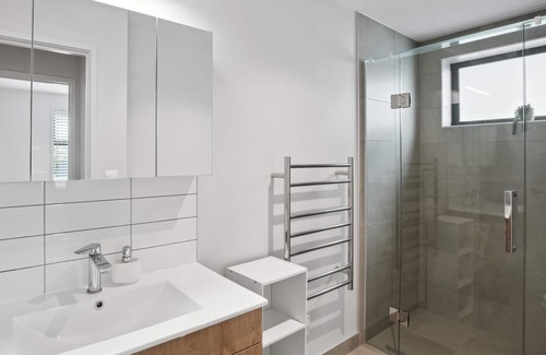 Orewa House | Residence De La Mer - Orewa Holiday Home