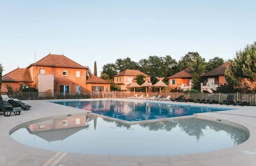 Prayssac Apartment | Residence du Domaine de Claire Rive* - 4 room apartment Mezzanine 8 people