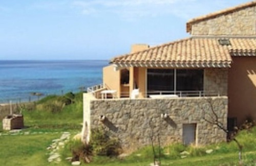 Tizzano Apartment | RESIDENCE FIORAVANTI 2 Apartments 2/4 pers. Garden level FEET IN THE WATER