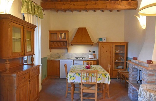 Montaione Apartment | Residence in Montaione with 3 bedrooms sleeps 6
