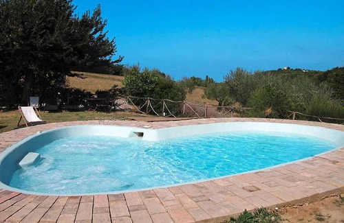 Granarola Apartment | Residence in Vallugola di Gabicce