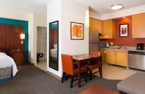 Waldron Hotel | Residence Inn by Marriott Kansas City Airport