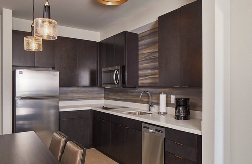 Hough Hotel | Residence Inn by Marriott Cleveland University Circle/Medical Center